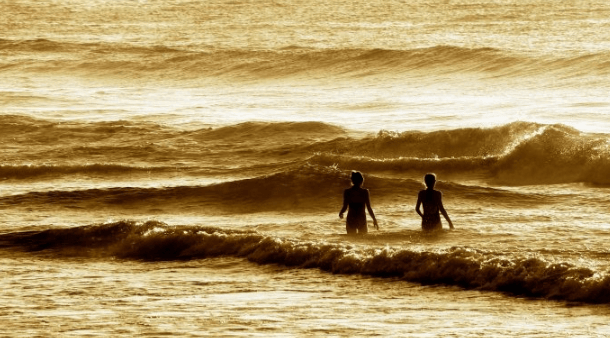 探探广告客服电话是多少？探探现在跑仓储成本需要多少钱呢？