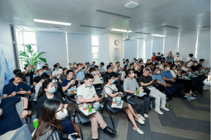 磁力速览|保健食品行业专场落地广州,面对面为近百位品牌主答疑解惑