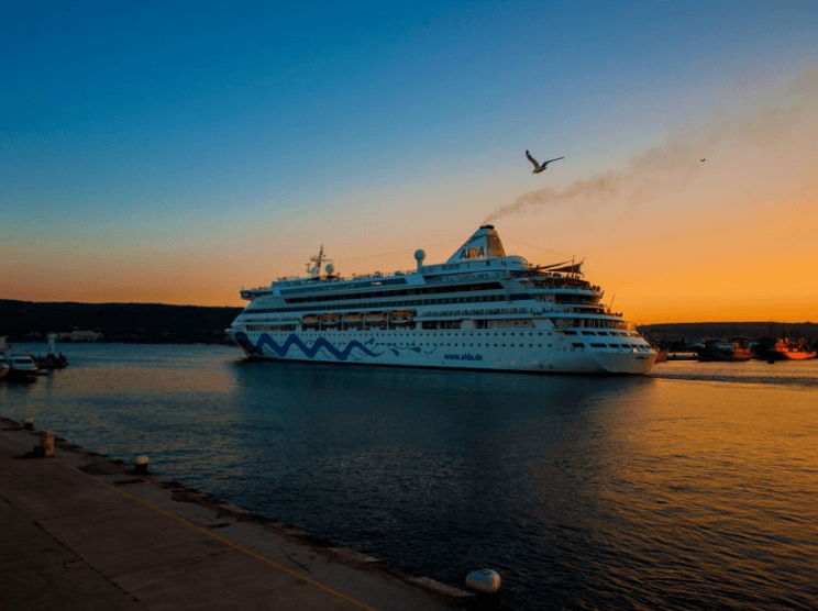 Twitter跑加粉返点多少？Twitter广告投放效果好不好？