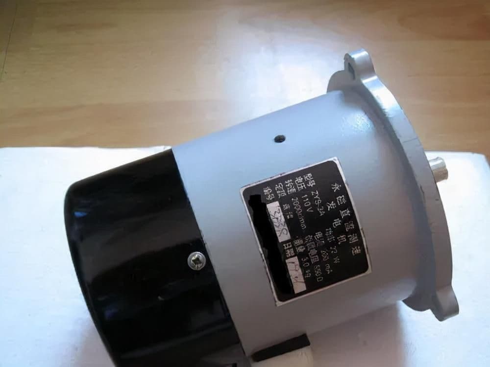 测速发电机的工作原理（直流测速发电机的应用）