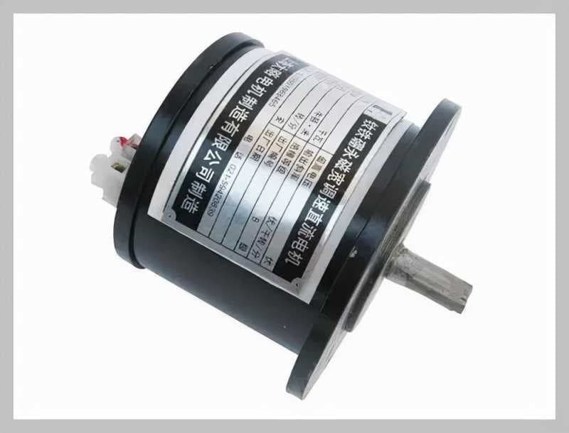 测速发电机的工作原理（直流测速发电机的应用）