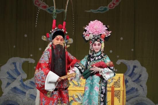 京剧“喜神”藏在大衣箱，更有诸多禁忌，还有一段心酸的传说故事