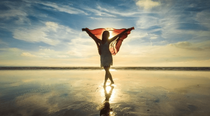 凤凰网信息流广告客服电话是多少?凤凰网现在跑壁纸成本需要多少钱呢?