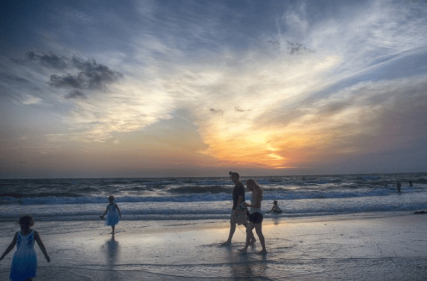 七猫小说广告客服电话是多少？七猫现在跑休闲成本需要多少钱呢？