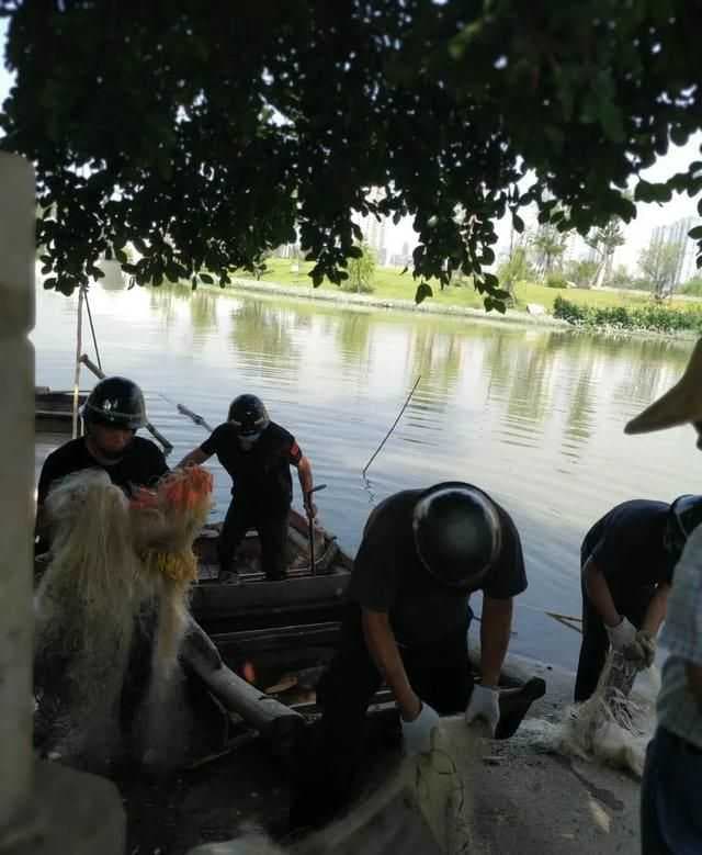 25艘全部没收拆解!龙文开展涉渔乡镇船舶整治专项行动