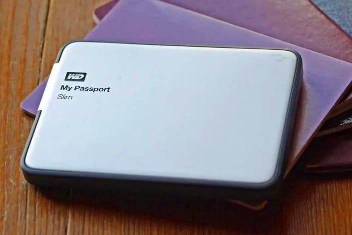 电脑固态硬盘哪个品牌好(性价比高的移动硬盘排行)