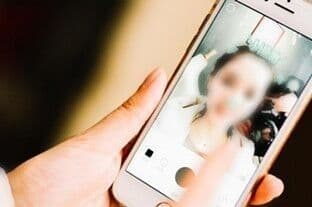 两个视频一上一下怎么做（抖音两个视频拼接流程教程）