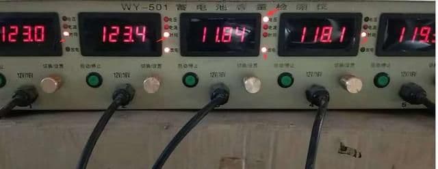 电池容量测试仪怎么看（蓄电池放电检测仪使用教程）