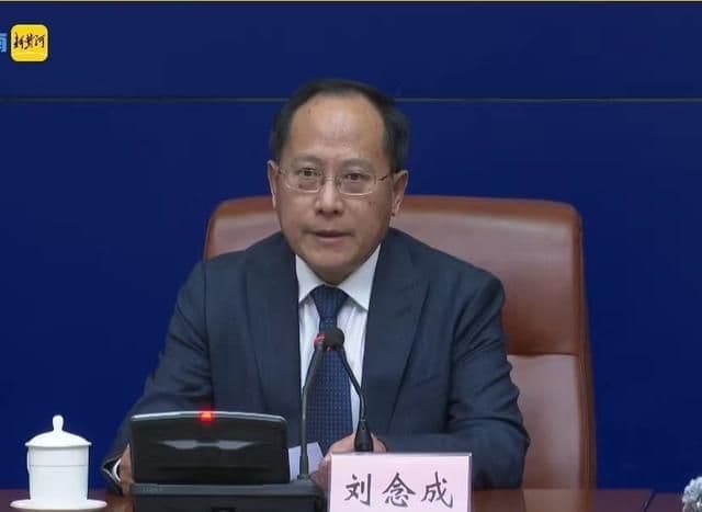 4日济南市天桥区社区筛查发现1例本土阳性感染者，共摸排密接次密接65人